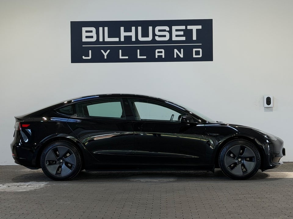 Tesla Model 3 RWD 4d