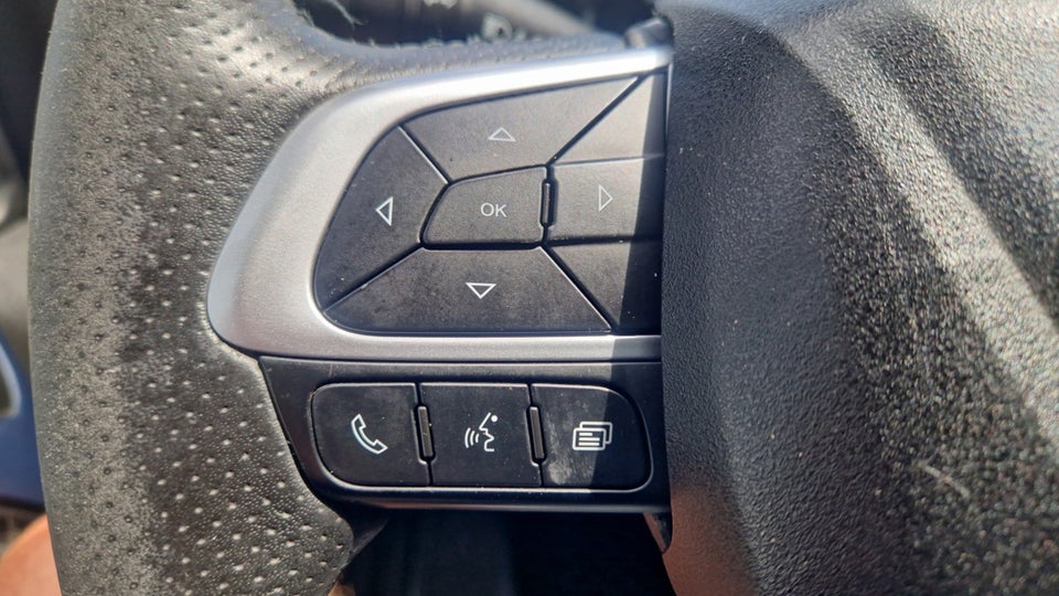 Iveco Daily 3,0 35S18 Box m/lift AG8 2d