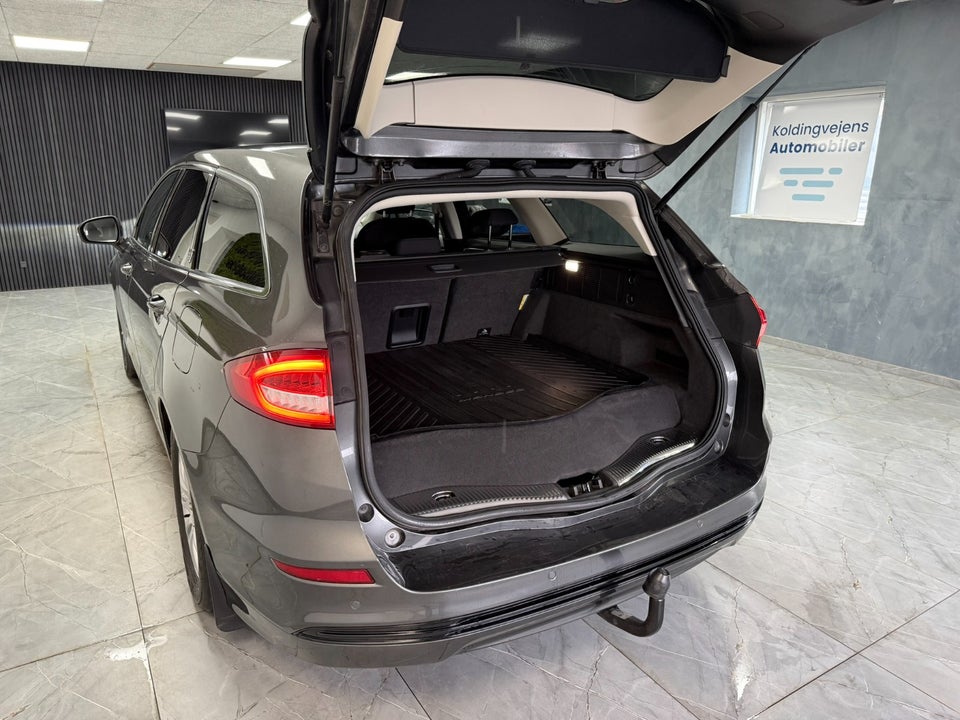 Ford Mondeo 2,0 HEV Titanium stc. CVT 5d