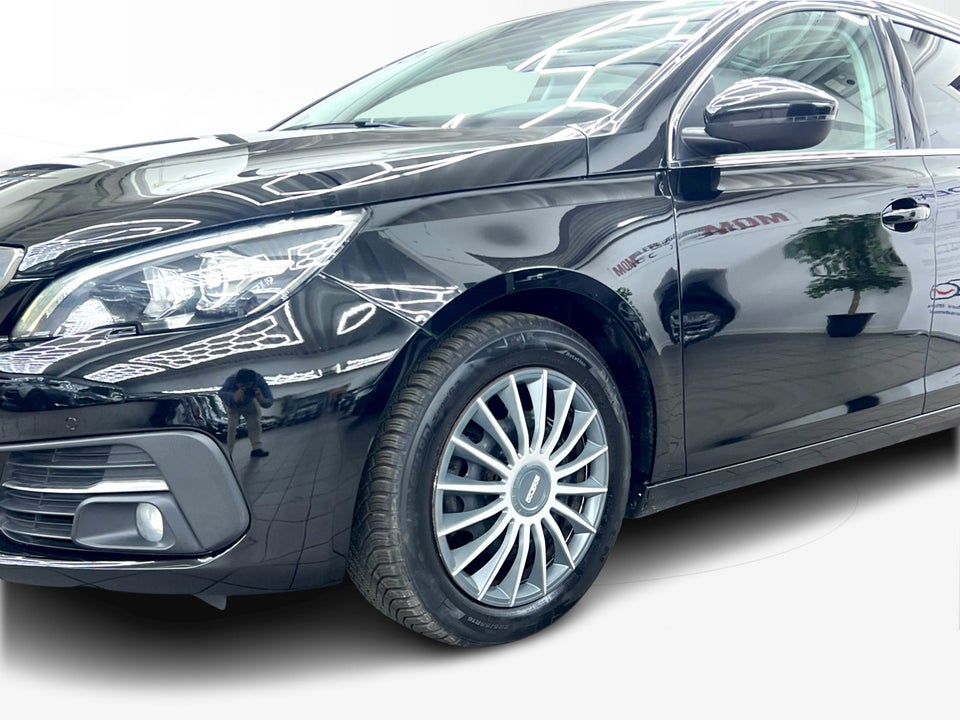 Peugeot 308 1,6 BlueHDi 120 Selection Sky SW 5d