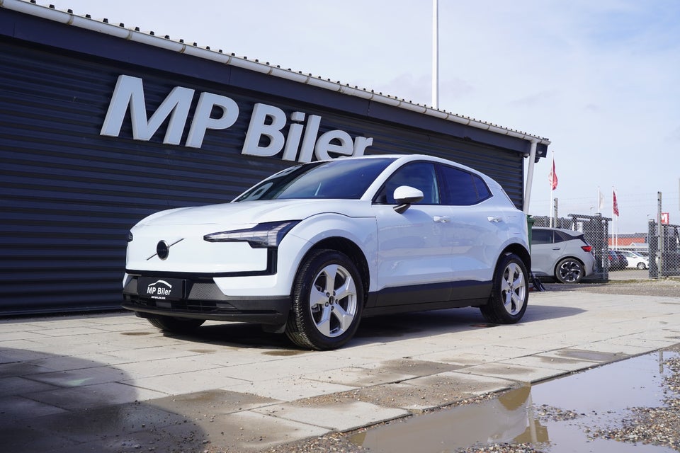 Volvo EX30 Extended Range Plus 5d