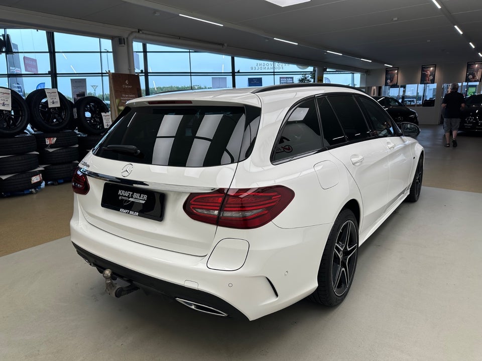 Mercedes C300 de 2,0 AMG Line stc. aut. 5d