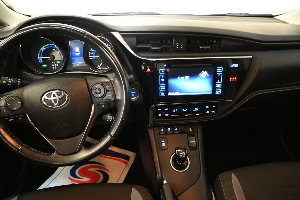 Toyota Auris 1,8 Hybrid H2 Comfort Touring Sports CVT 5d