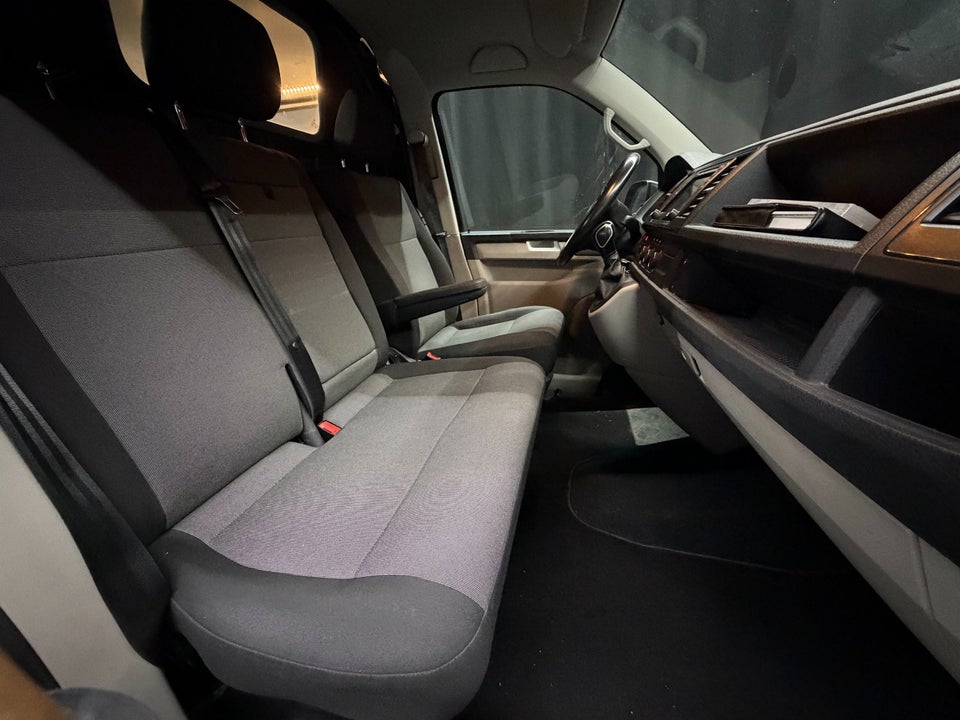 VW Transporter 2,0 TDi 180 Kassevogn DSG kort