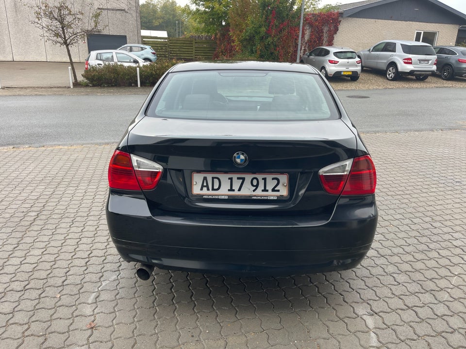 BMW 318i 2,0  4d