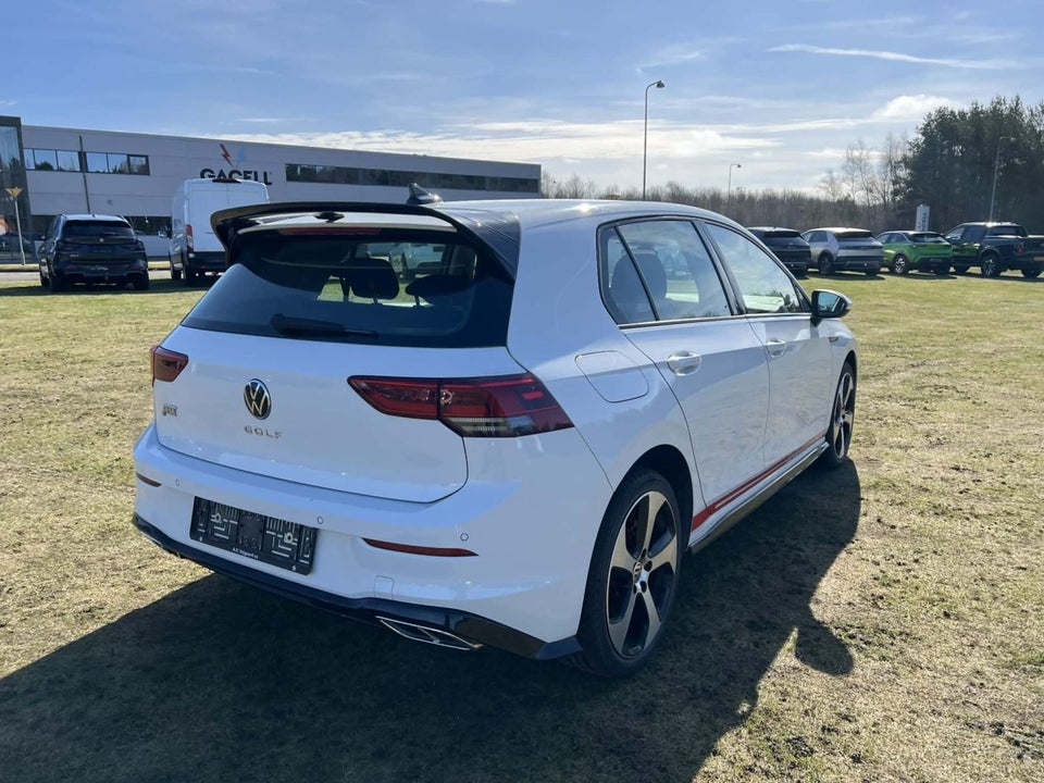 VW Golf VIII 1,5 TSi 130 1st Edition 5d