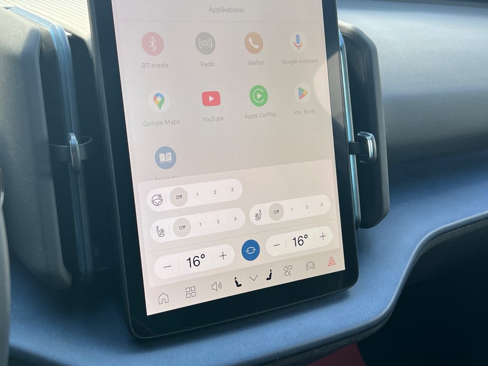 Volvo EX30 Extended Range Plus 5d