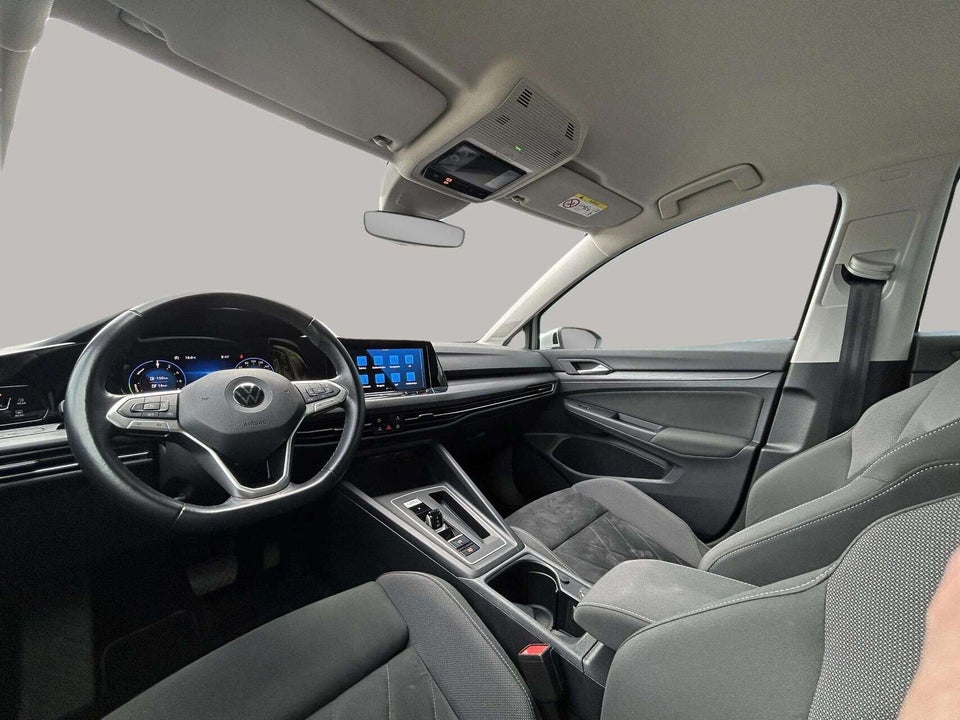 VW Golf VIII 1,4 eHybrid DSG 5d