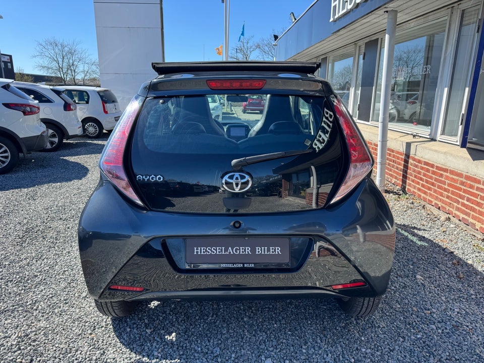 Toyota Aygo 1,0 VVT-i x-wave Sky 5d