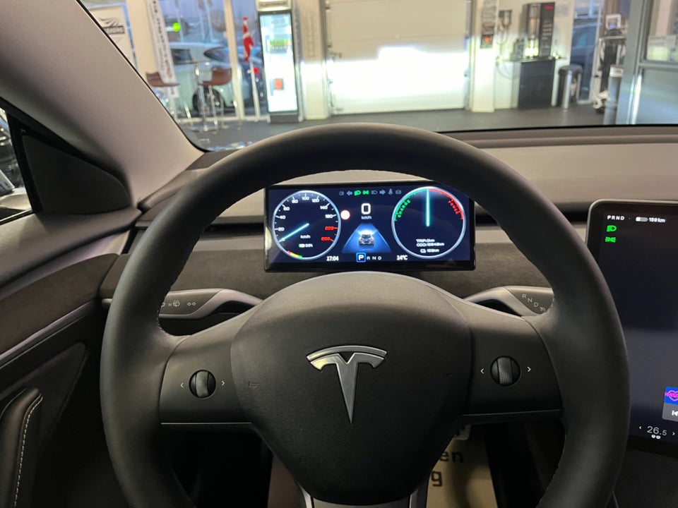 Tesla Model 3 RWD 4d