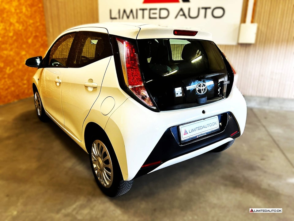 Toyota Aygo 1,0 VVT-i x-press 5d