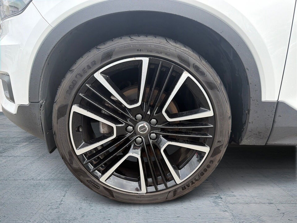 Volvo XC40 2,0 D4 190 R-Design aut. AWD 5d