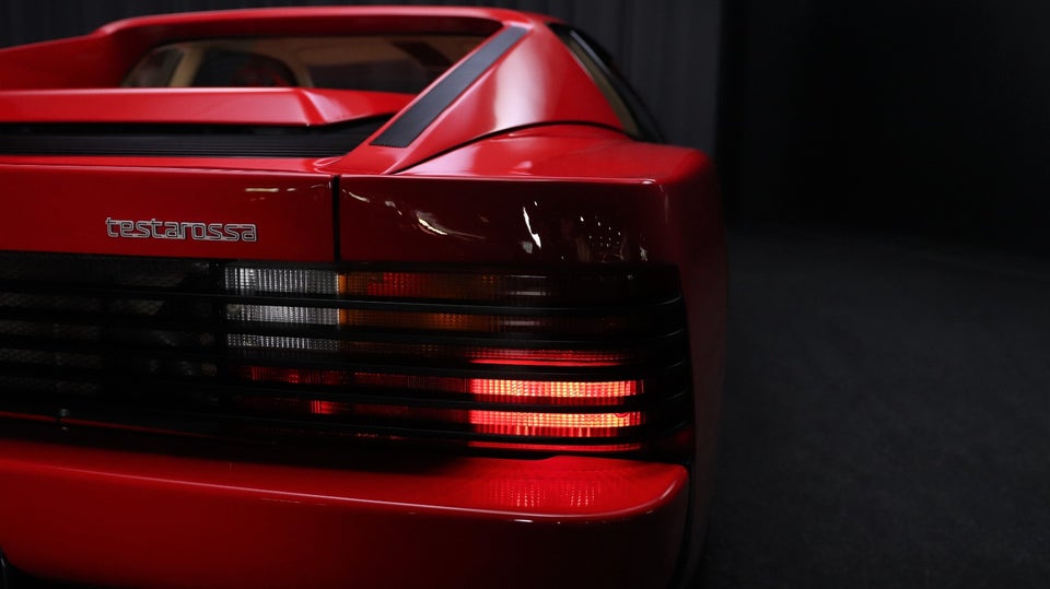 Ferrari Testarossa 4,9  2d