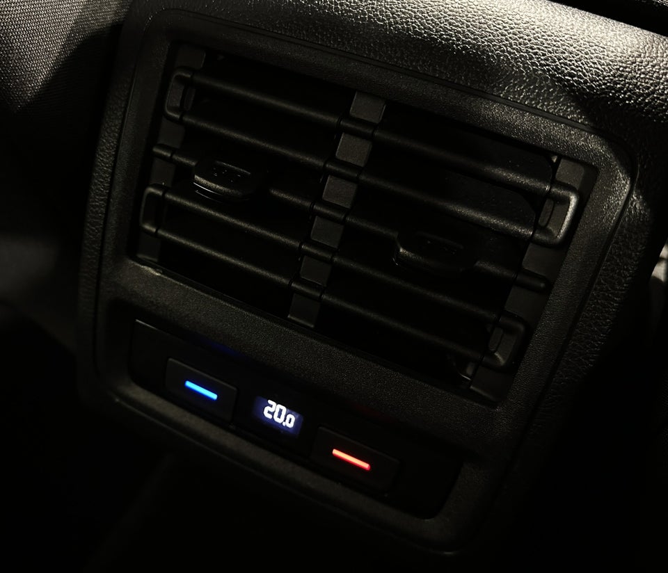 VW Golf VIII 1,4 eHybrid DSG 5d