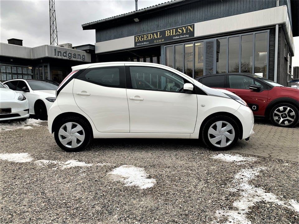 Toyota Aygo 1,0 VVT-i x-touch 5d