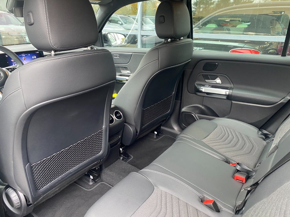 Mercedes EQB250+ Progressive 5d