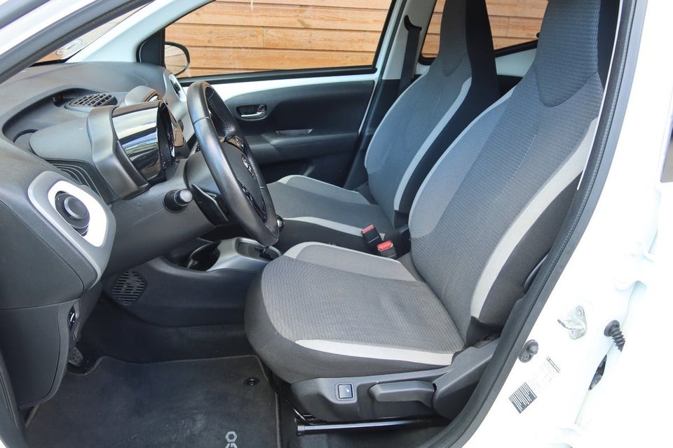 Toyota Aygo 1,0 VVT-i x-sky x-shift 5d