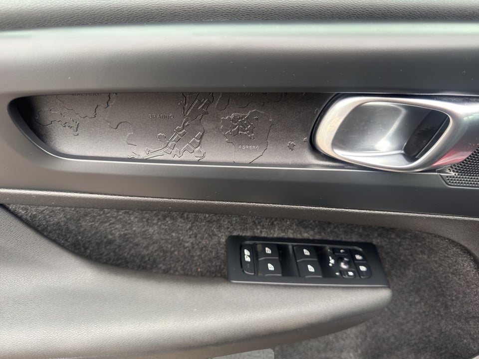 Volvo XC40 P6 ReCharge Core 5d