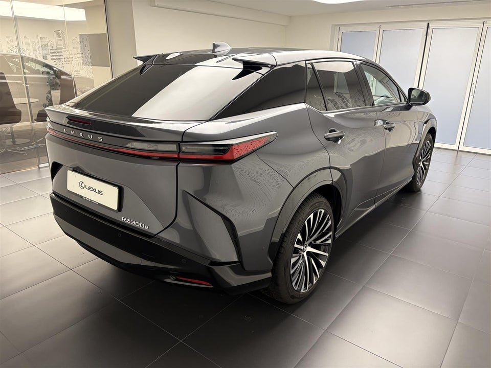 Lexus RZ300e Luxury 5d