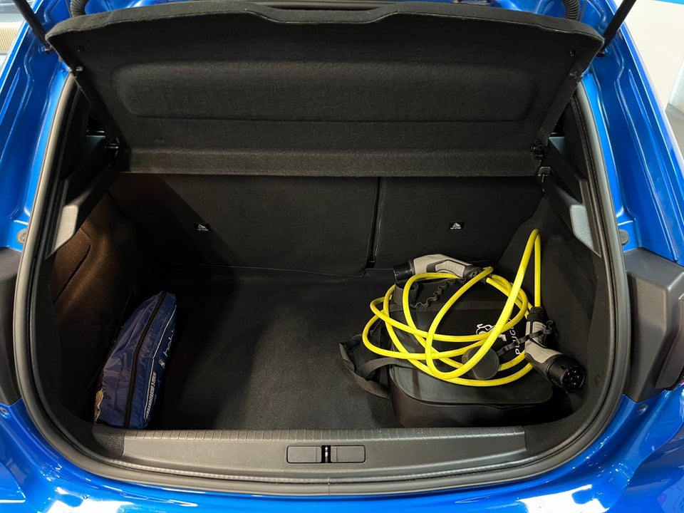 Peugeot e-208 50 GT 5d