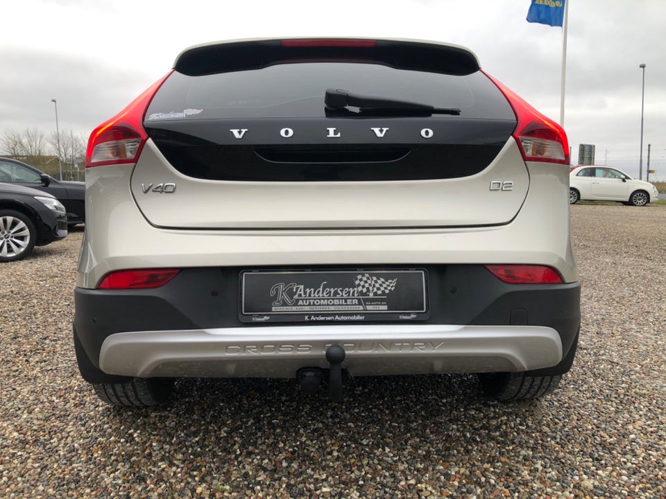 Volvo V40 CC 2,0 D2 120 Momentum 5d