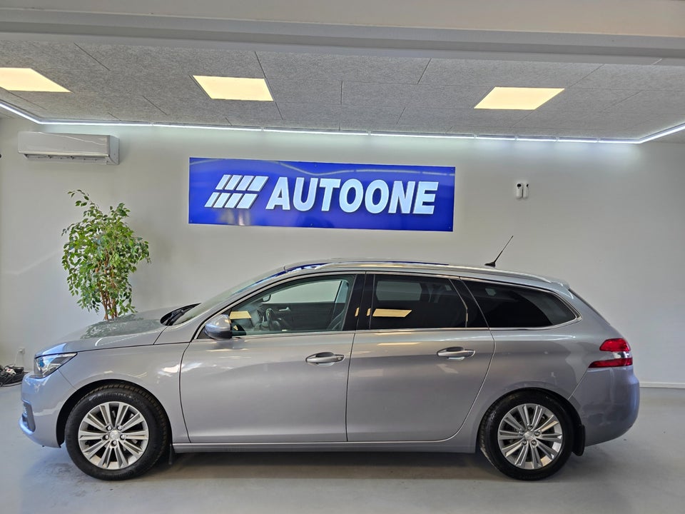 Peugeot 308 1,5 BlueHDi 130 Prestige SW 5d