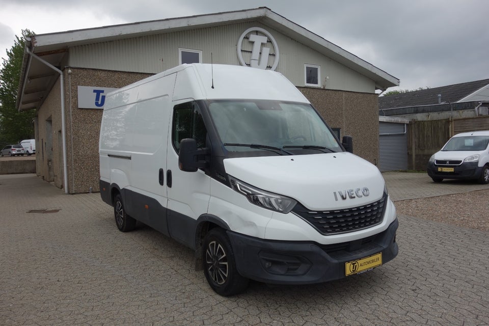 Iveco Daily 2,3 35S16 12m³ Van AG8