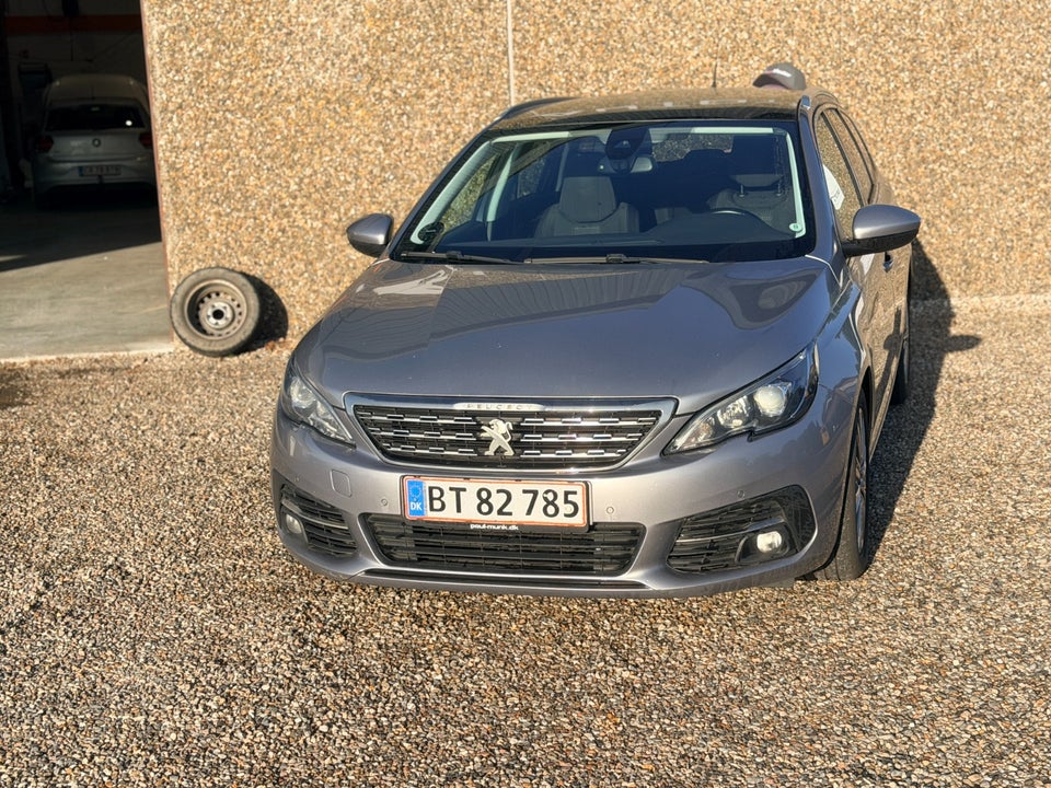 Peugeot 308 1,6 BlueHDi 120 Allure+ Sky 5d