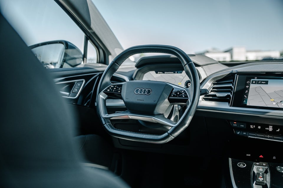 Audi Q4 e-tron 40 S-line 5d