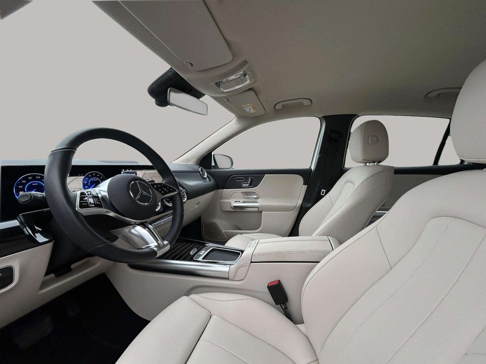 Mercedes EQA300 Progressive Advance 4Matic 5d