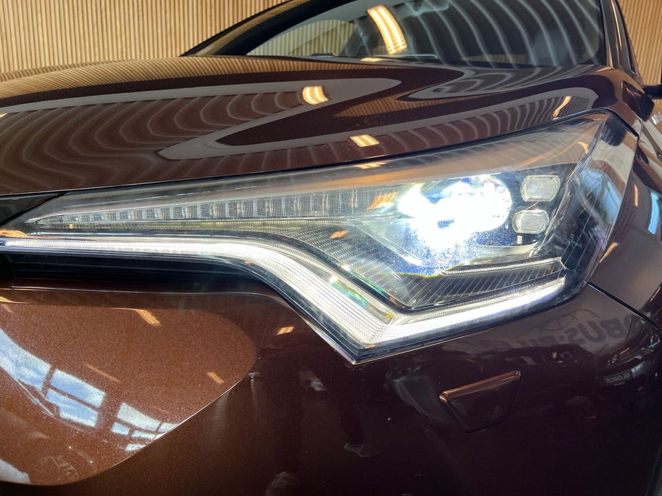 Toyota C-HR 1,8 Hybrid C-ULT CVT 5d