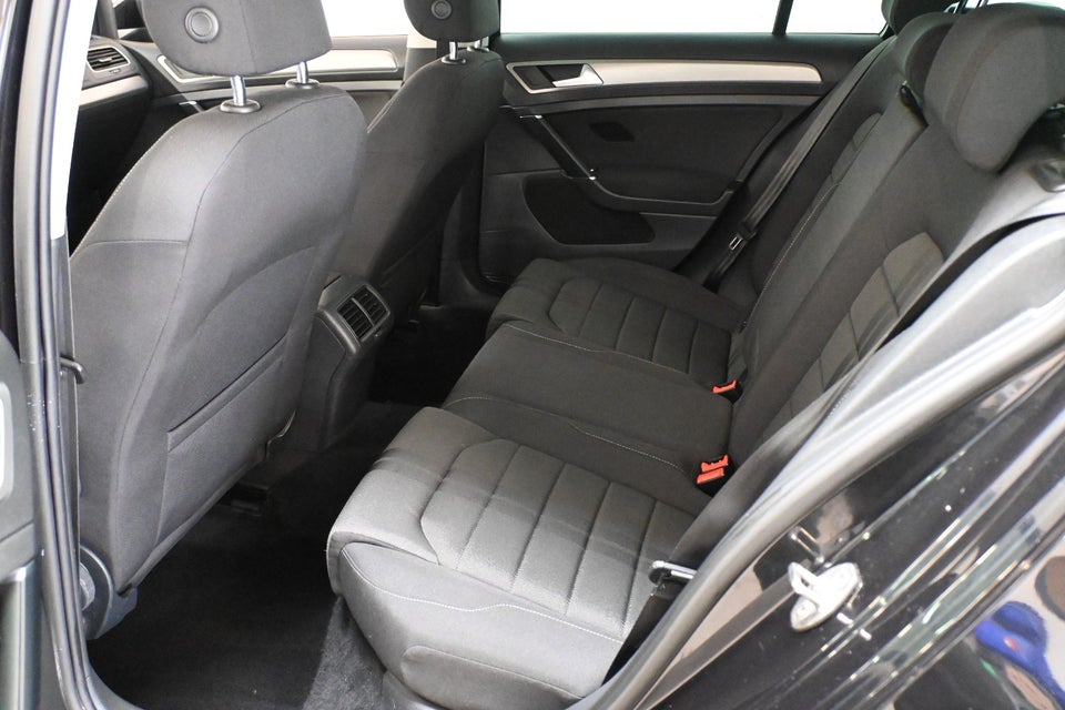 VW Golf VII 1,4 TSi 150 R-line Variant DSG BMT 5d