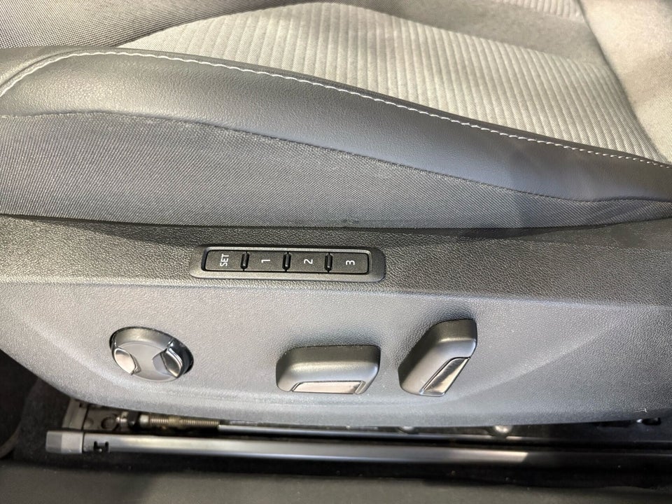 Skoda Enyaq 80 iV Loft 5d