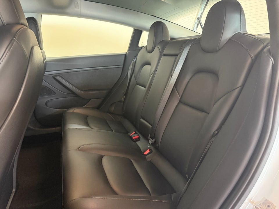 Tesla Model 3 Long Range AWD 4d
