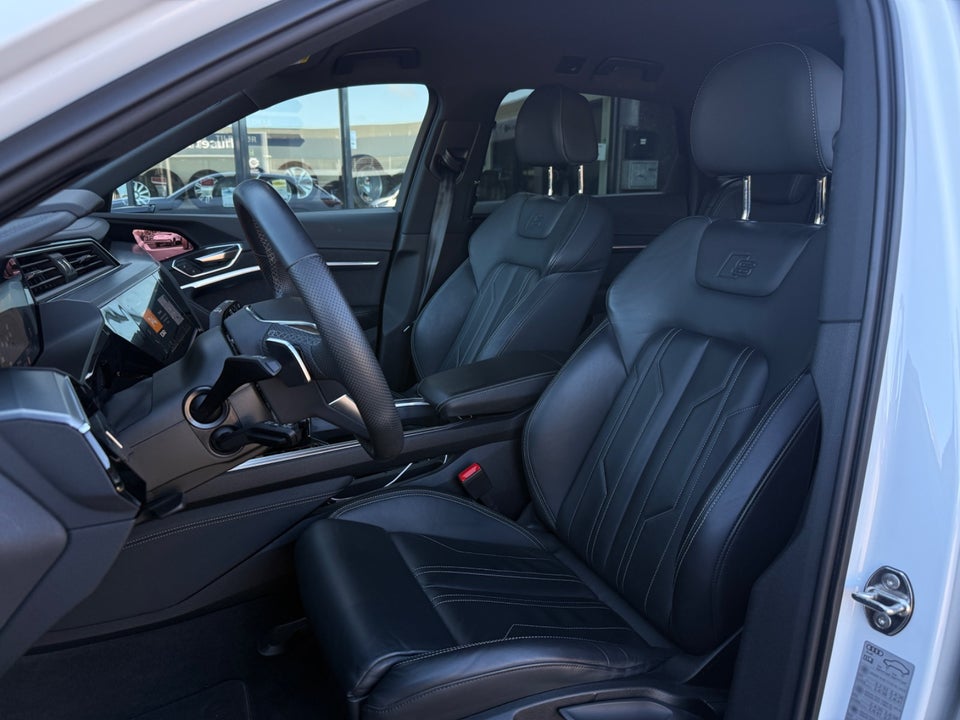 Audi Q8 e-tron 55 S-line quattro 5d