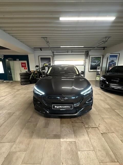 Ford Mustang Mach-E 70 Premium Standard Range 5d