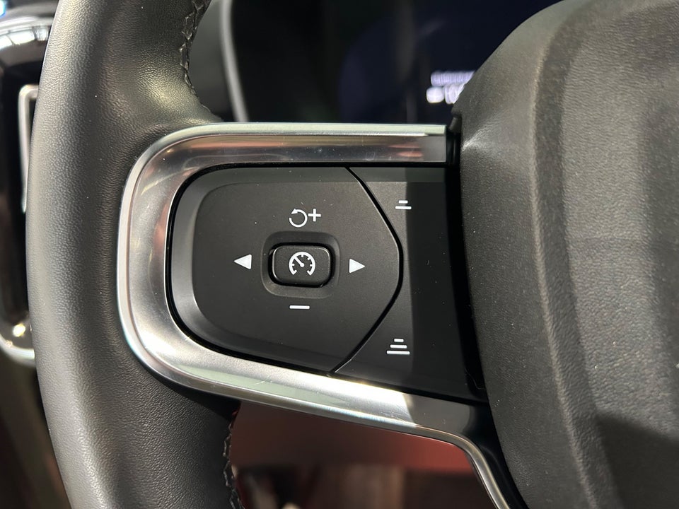 Volvo XC40 ReCharge Core 5d
