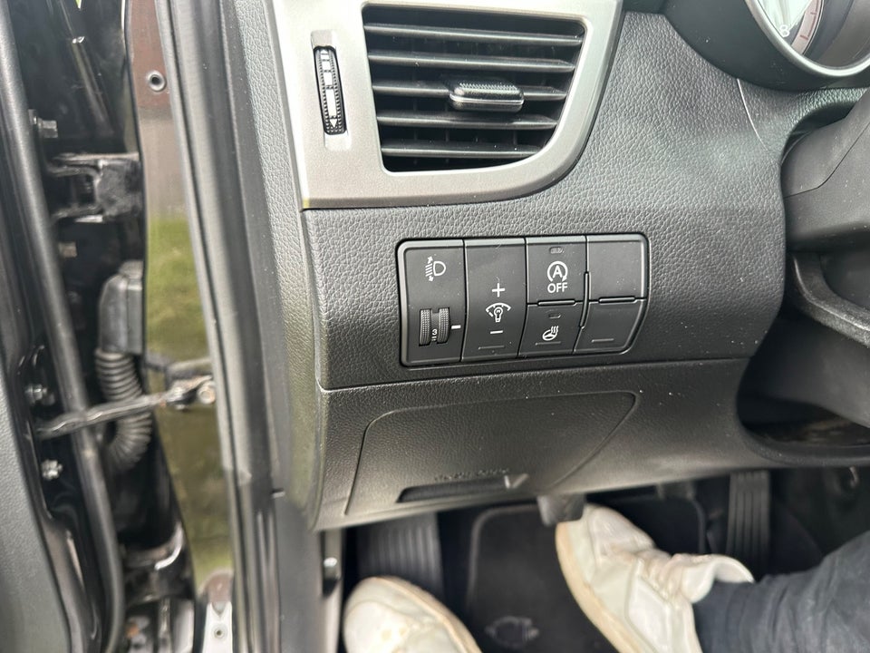 Hyundai i30 1,6 GDi Premium 5d