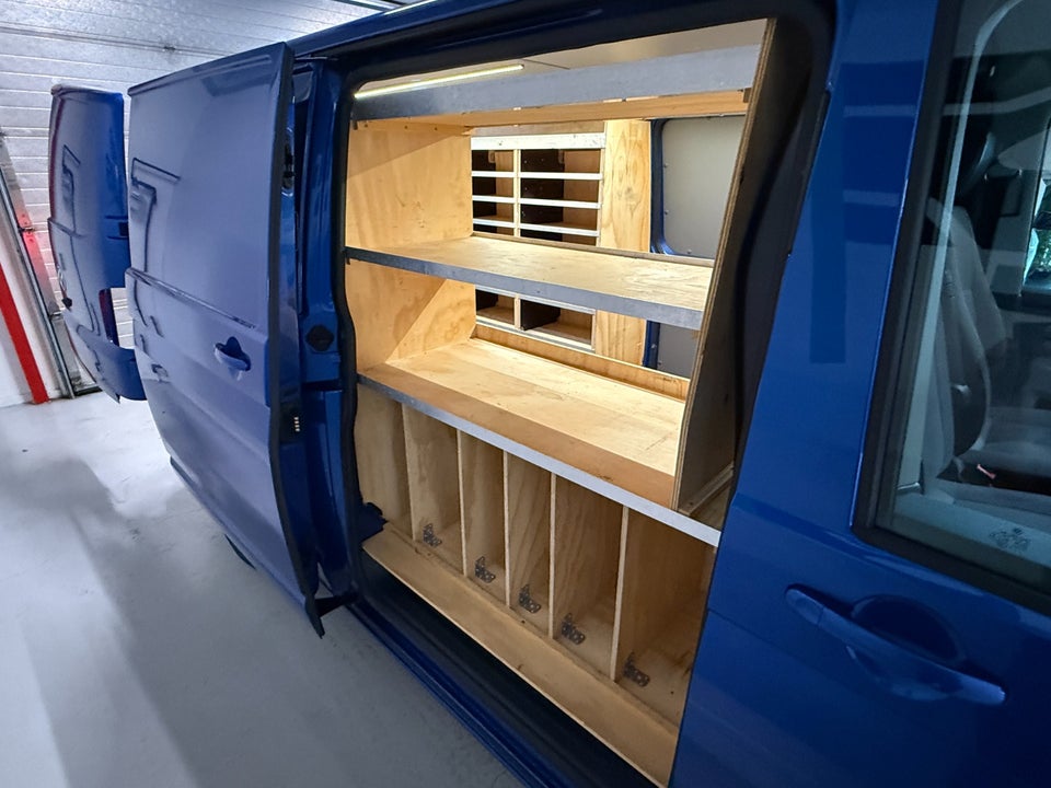 VW Transporter 2,0 TDi 199 Kassevogn DSG lang