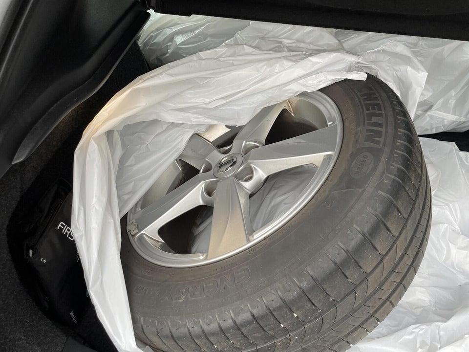 Volvo V40 2,0 T2 122 Kinetic Eco 5d