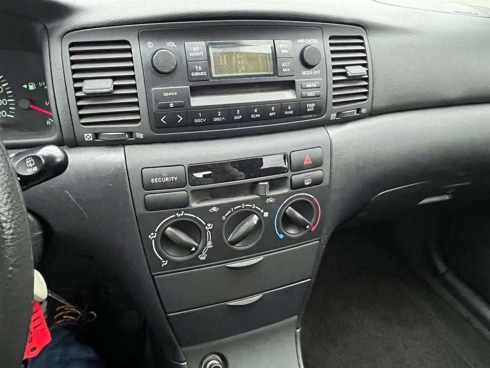 Toyota Corolla 1,4 Terra 5d