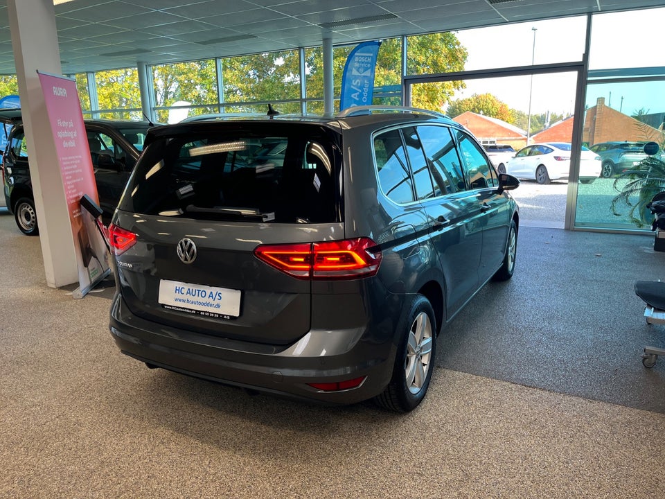 VW Touran 1,6 TDi 115 Comfortline DSG 7prs 5d
