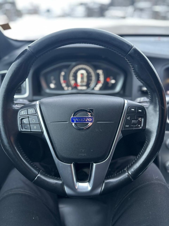 Volvo V60 2,0 D4 190 Momentum 5d