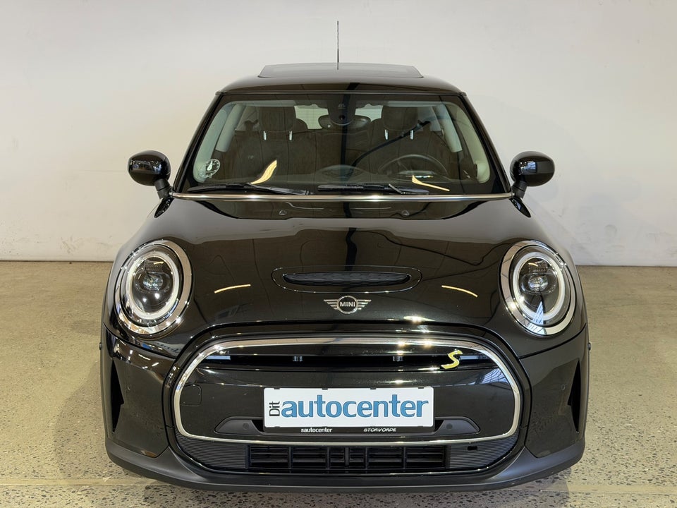 MINI Cooper SE Essential 3d