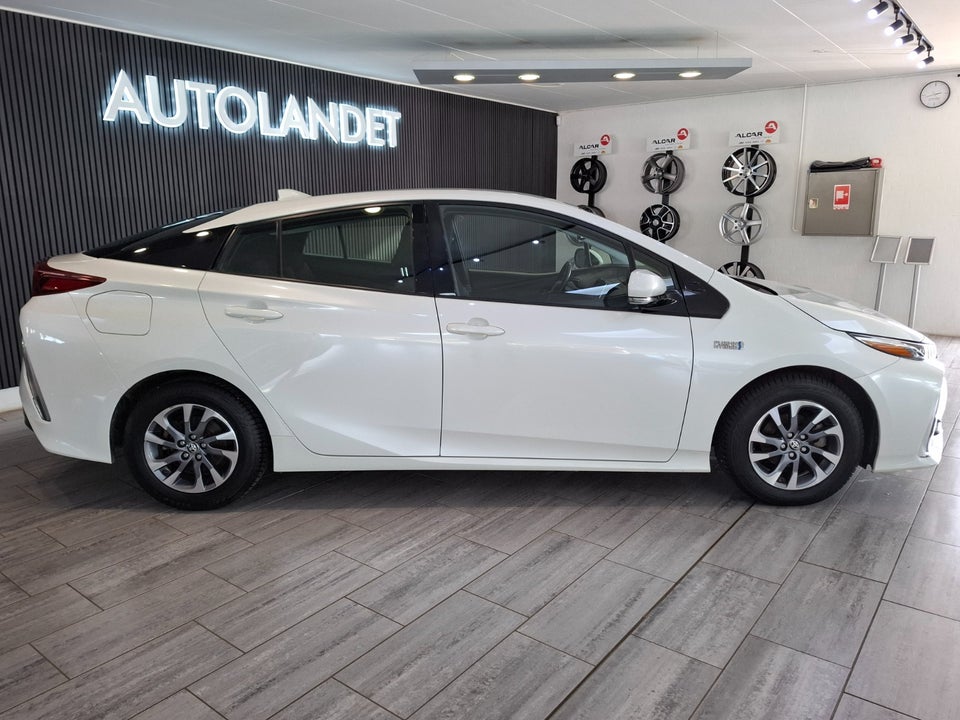 Toyota Prius 1,8 Plug-in Hybrid H3 MDS 5d