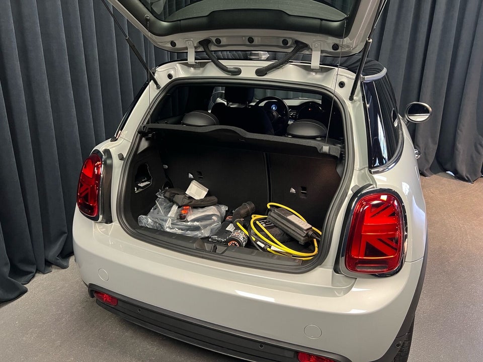 MINI Cooper SE Classic Trim 3d