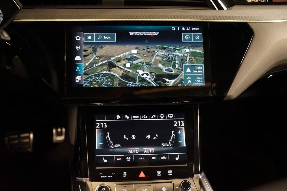 Audi Q8 e-tron 55 S-line quattro 5d