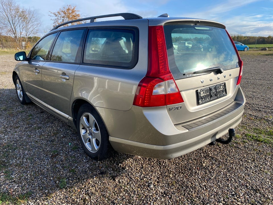 Volvo V70 2,5 T Momentum aut. 5d