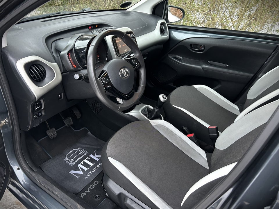 Toyota Aygo 1,0 VVT-i x-touch 5d