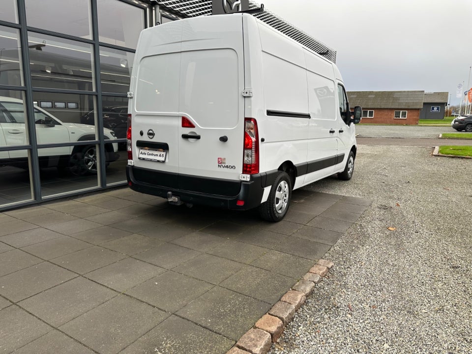 Nissan NV400 2,3 dCi 145 L2H2 Working Star